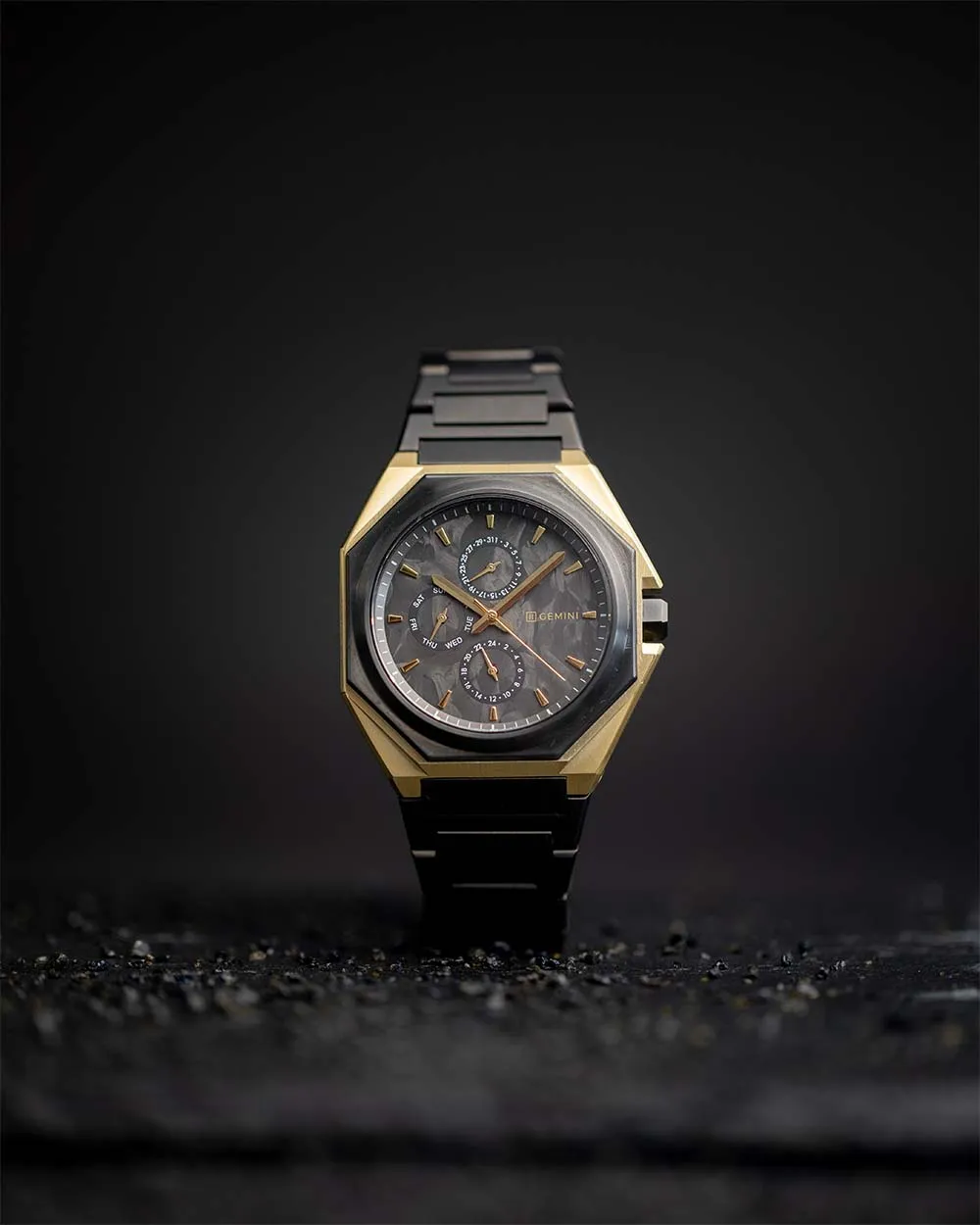 44mm Limited Edition with carbon dial and golden finish