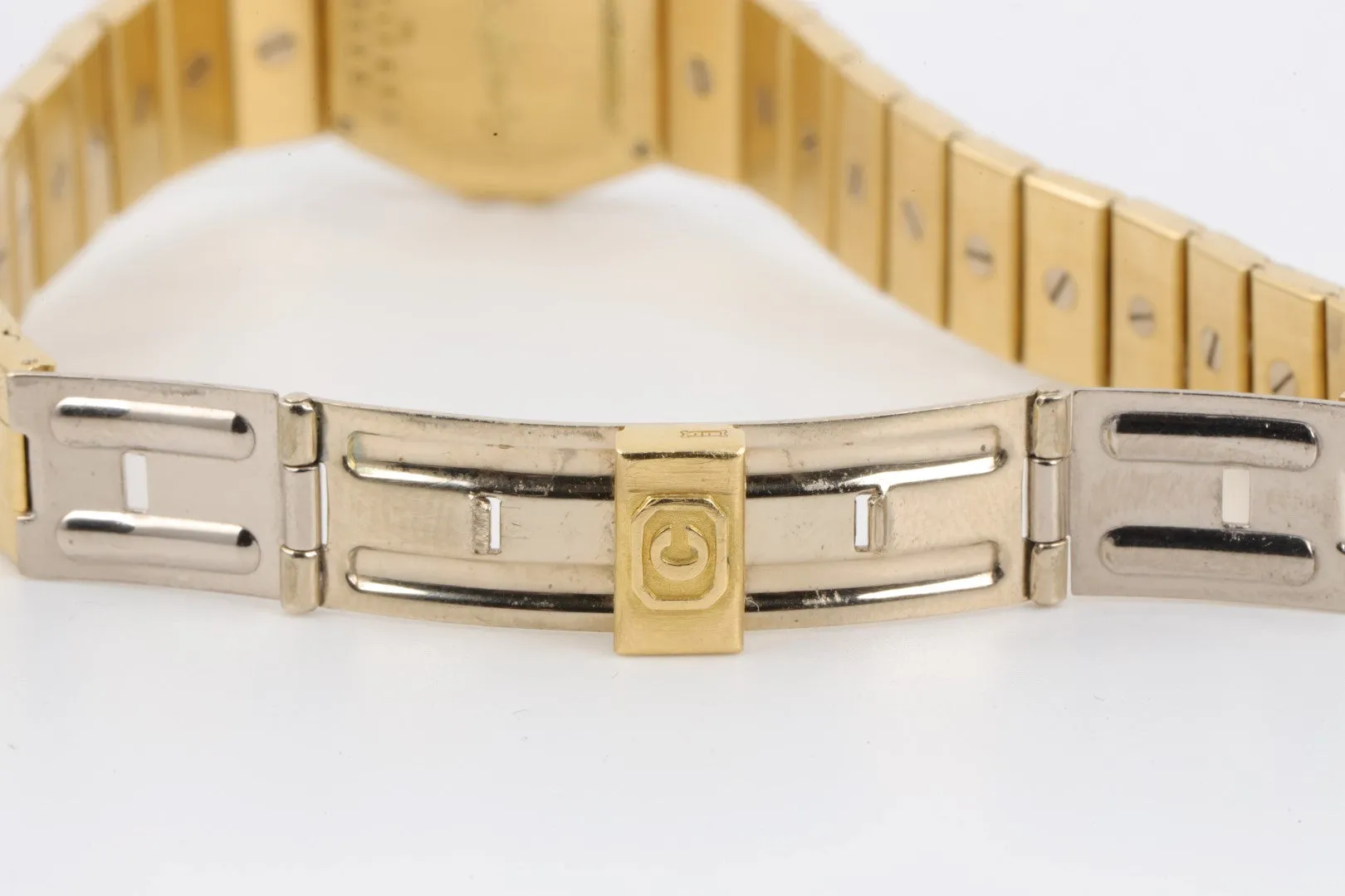 Chopard St. Moritz 5200 Solid 18K Yellow Gold 18mm Ladies Watch (73.4g.)