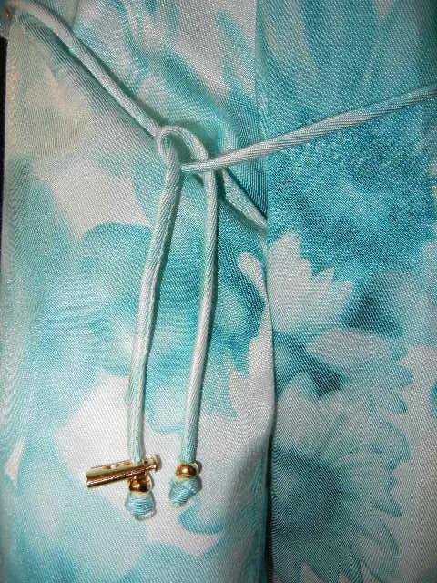 *NEW WITH TAGS - ST. JOHN MARIE GRAY AQUA & WHITE JACKET & SLACKS OUTFIT WITH CHAIN LOGO - NEW WITH TAGS - LARGE